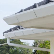 Gutter Brightening vs. Gutter Cleaning: What’s the Difference? Thumbnail